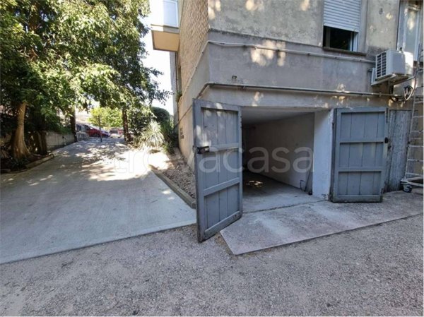 box auto in vendita a Mantova in zona Tè Brunetti