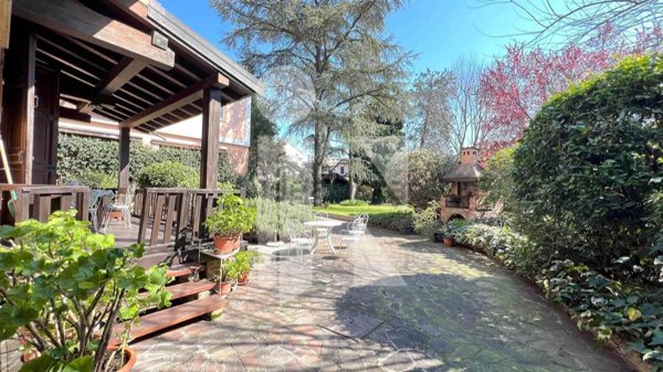 casa indipendente in vendita a Mantova in zona Centro Storico