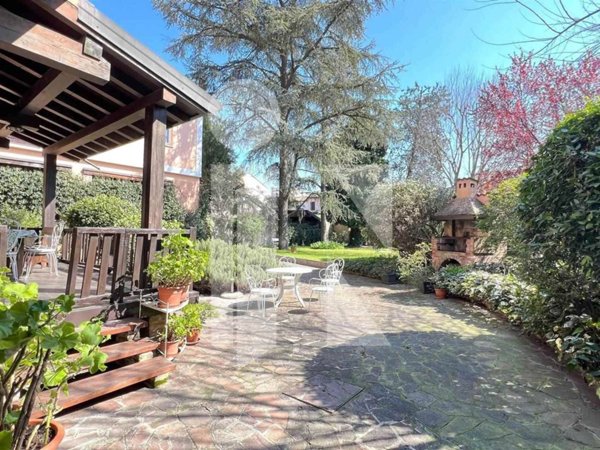 casa indipendente in vendita a Mantova in zona Centro Storico
