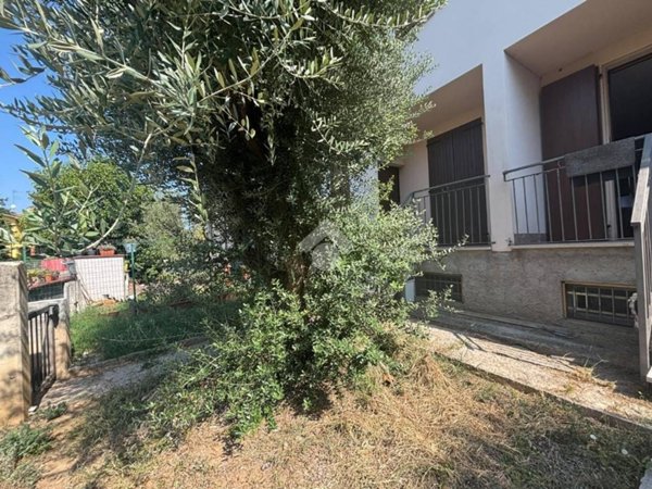 casa indipendente in vendita a Mantova in zona Frassino