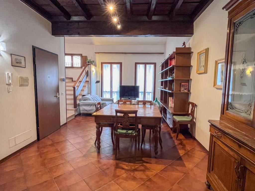 appartamento in vendita a Mantova in zona Centro Storico