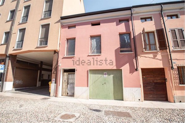appartamento in vendita a Mantova in zona Centro Storico