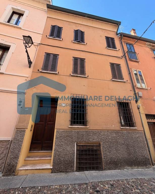 casa indipendente in vendita a Mantova in zona Centro Storico