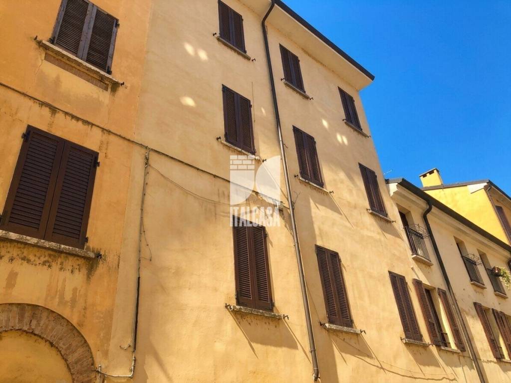 casa indipendente in vendita a Mantova in zona Centro Storico