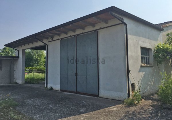 locale di sgombero in vendita a Marcaria