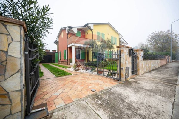 casa indipendente in vendita a Marcaria