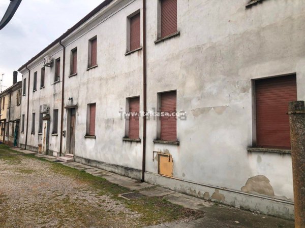 casa indipendente in vendita a Marcaria in zona Gabbiana