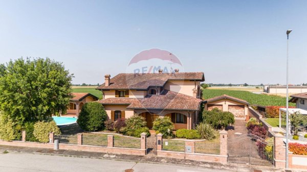 casa indipendente in vendita a Marcaria