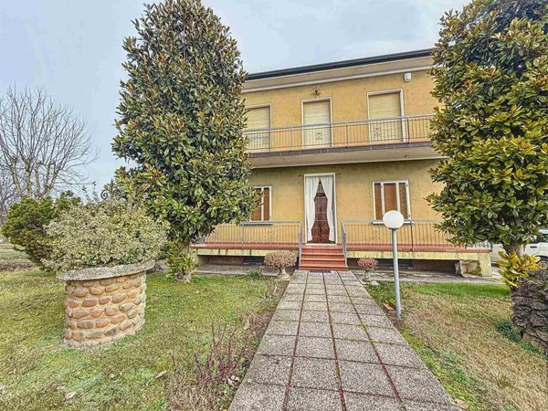 casa indipendente in vendita a Marcaria
