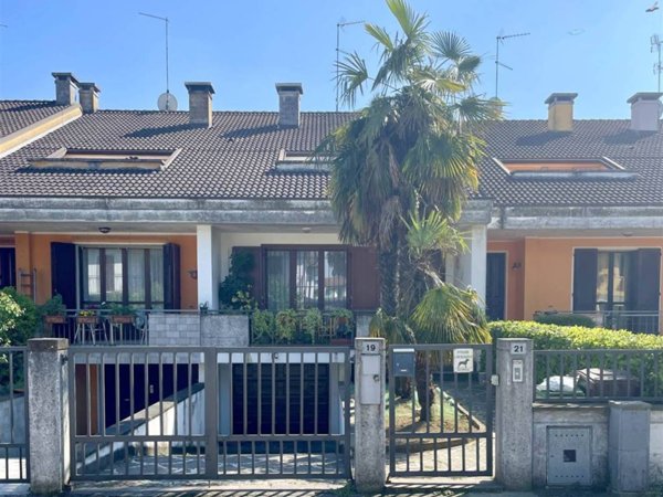 casa indipendente in vendita a Marcaria