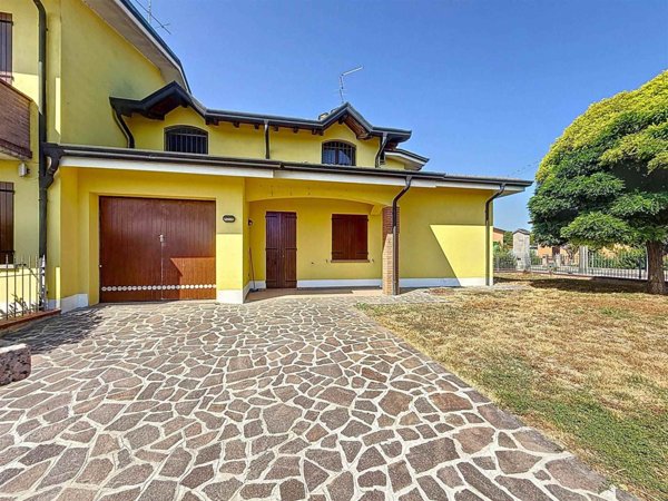 casa indipendente in vendita a Marcaria in zona Pilastro