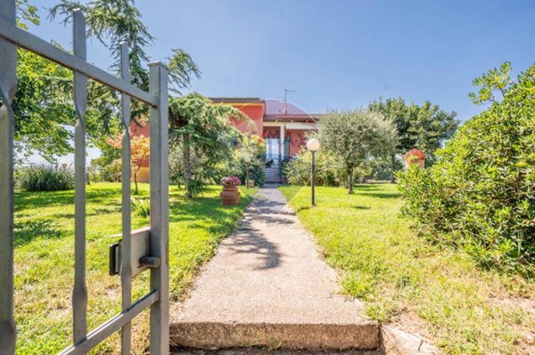 casa indipendente in vendita a Marcaria in zona Casatico