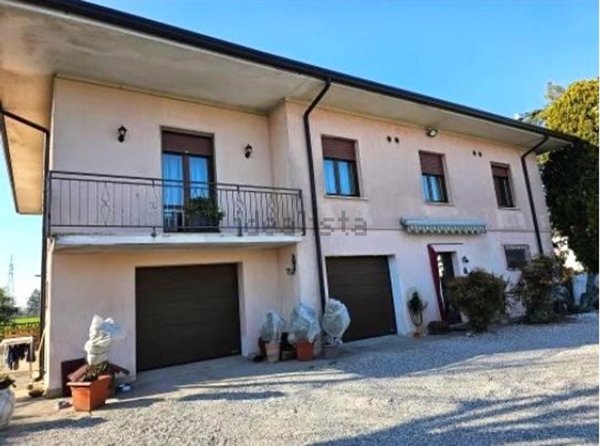 casa indipendente in vendita a Marcaria