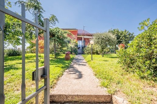 casa indipendente in vendita a Marcaria in zona Casatico
