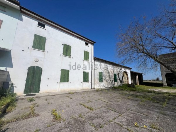 quadrivano in vendita a Marcaria in zona Casatico