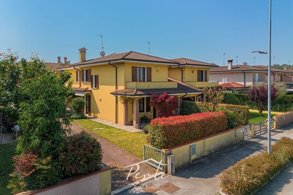 casa indipendente in vendita a Marcaria in zona Campitello
