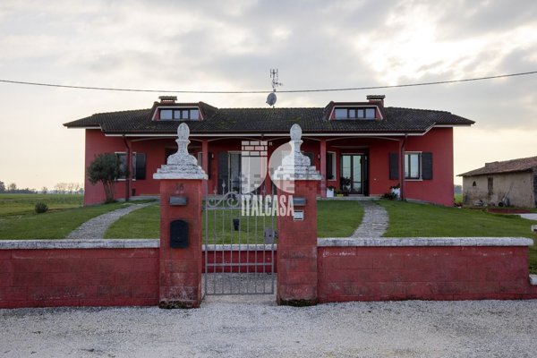 casa indipendente in vendita a Marcaria in zona Campitello