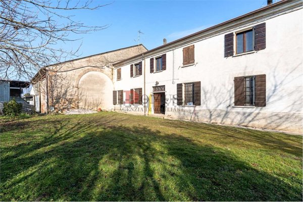 casa indipendente in vendita a Marcaria