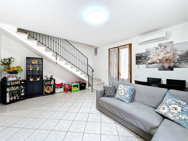 casa indipendente in vendita a Marcaria in zona Campitello