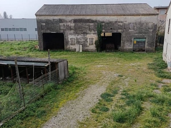 casa indipendente in vendita a Marcaria in zona Campitello
