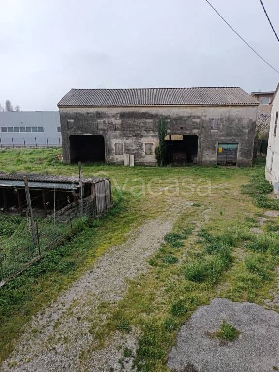 terreno edificabile in vendita a Marcaria in zona Campitello