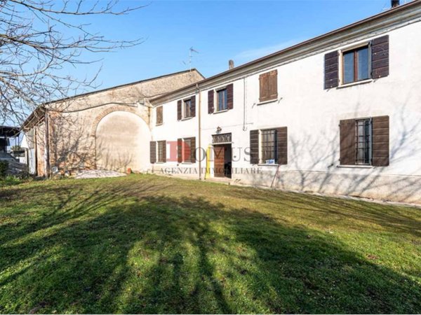 casa indipendente in vendita a Marcaria