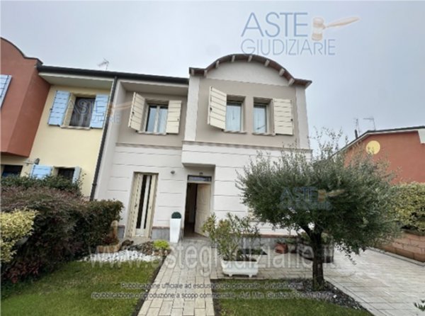 casa indipendente in vendita a Marcaria