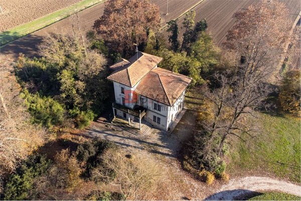 casa indipendente in vendita a Marcaria in zona Casazze