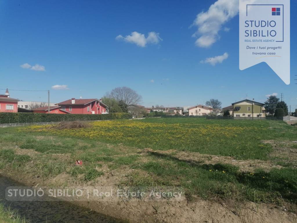 terreno edificabile in vendita a Marcaria in zona Campitello