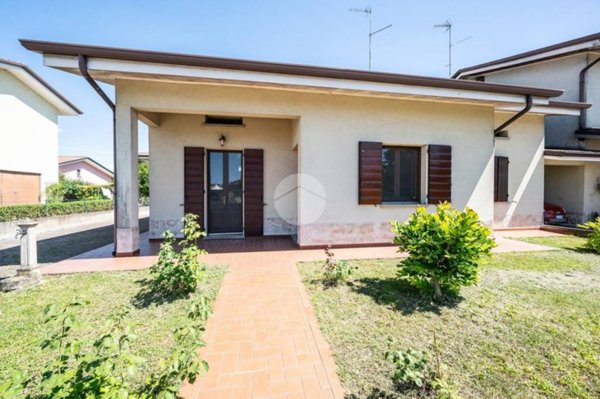 casa indipendente in vendita a Marcaria in zona Gabbiana