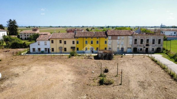 casa indipendente in vendita a Marcaria in zona Canicossa