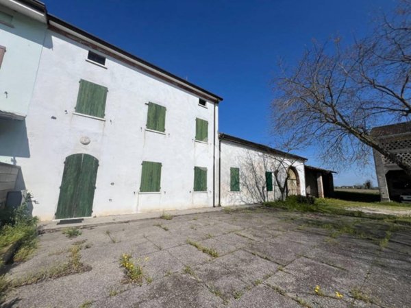 casa indipendente in vendita a Marcaria in zona Casatico
