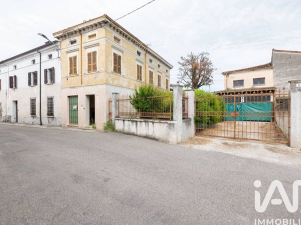 casa indipendente in vendita a Marcaria
