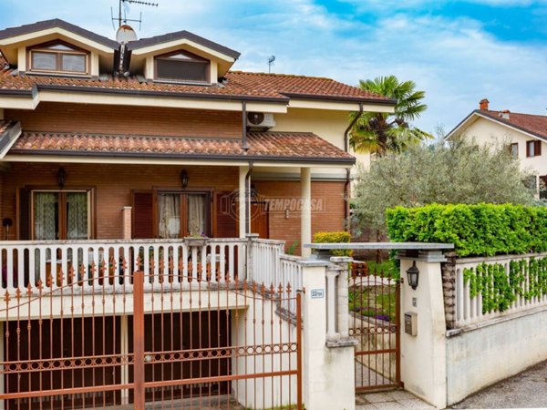 casa indipendente in vendita a San Raffaele Cimena in zona Piana