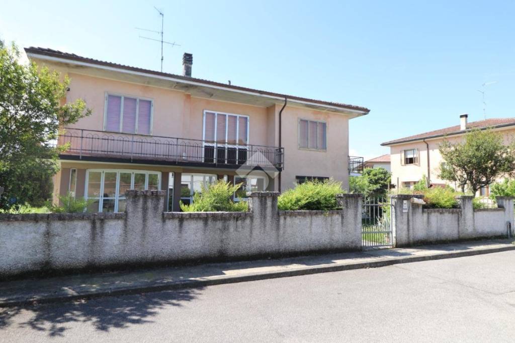 casa indipendente in vendita a Marmirolo