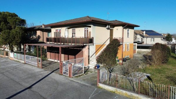 negozio in vendita a Marmirolo