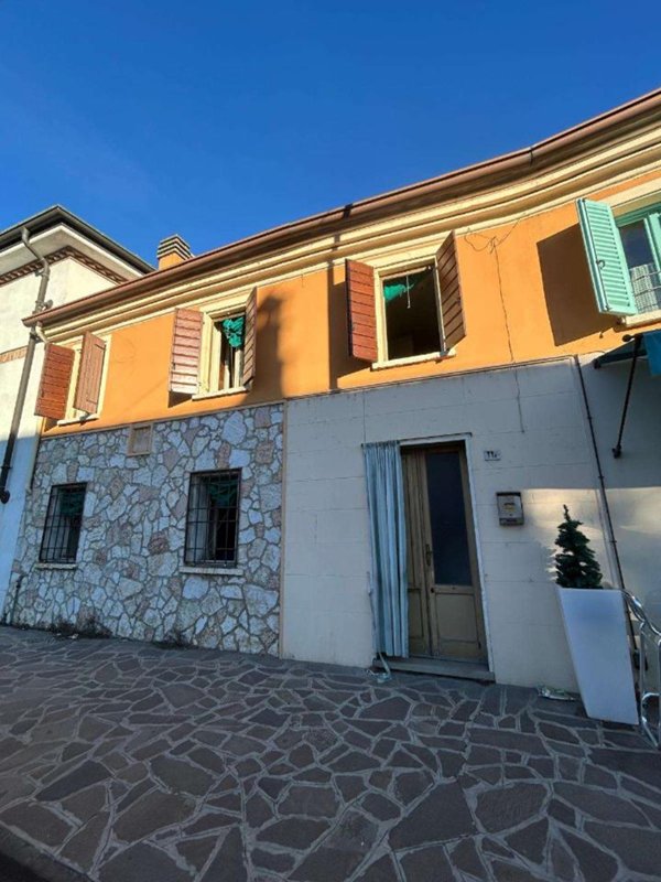 casa indipendente in vendita a Marmirolo