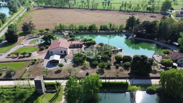 villa in vendita a Marmirolo