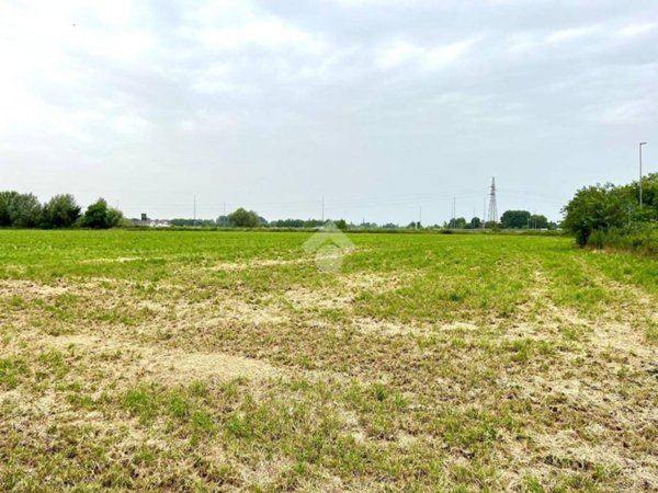 terreno edificabile in vendita a Marmirolo