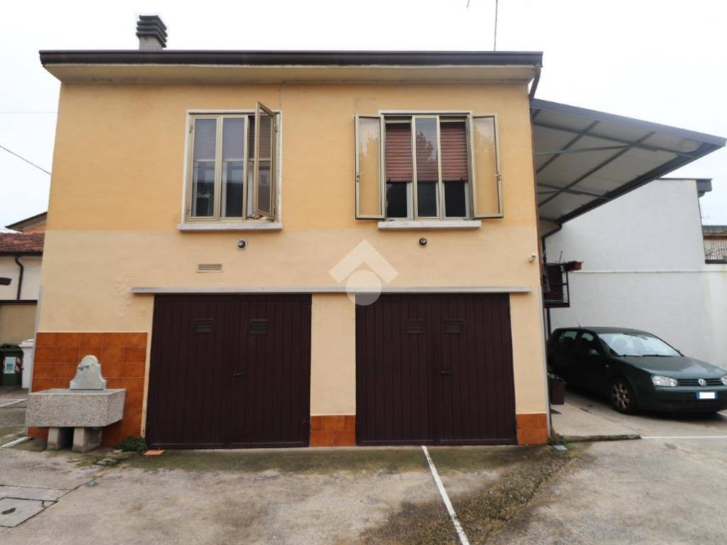 casa indipendente in vendita a Marmirolo