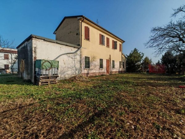 casa indipendente in vendita a Marmirolo