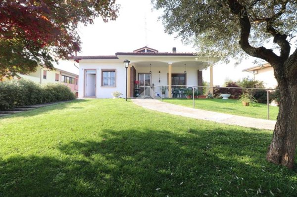 casa indipendente in vendita a Marmirolo in zona Pozzolo