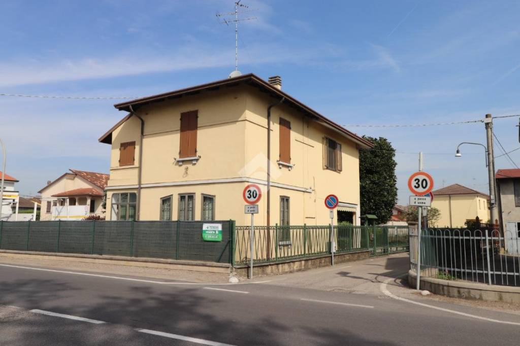 casa indipendente in vendita a Marmirolo