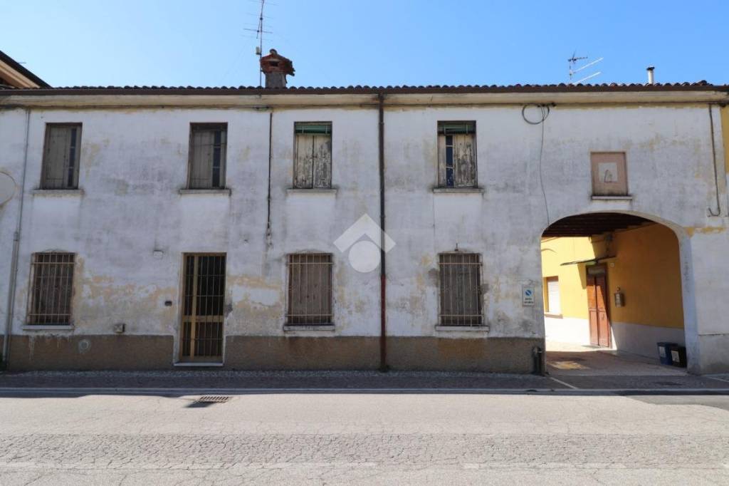 casa indipendente in vendita a Marmirolo