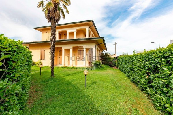 casa indipendente in vendita a Marmirolo