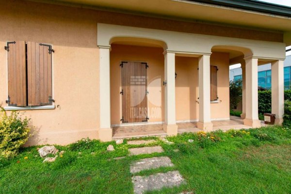 casa indipendente in vendita a Marmirolo