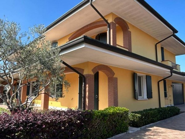 casa indipendente in vendita a Marmirolo