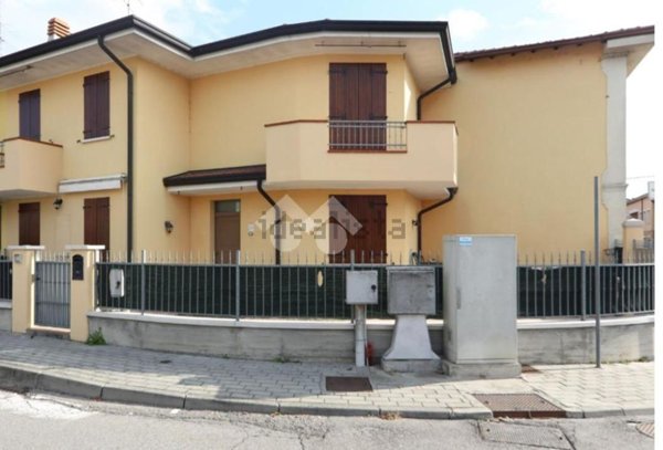 casa indipendente in vendita a Marmirolo