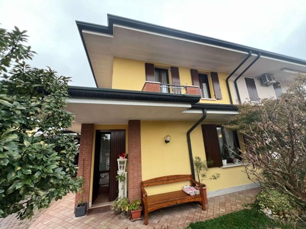 casa indipendente in vendita a Marmirolo