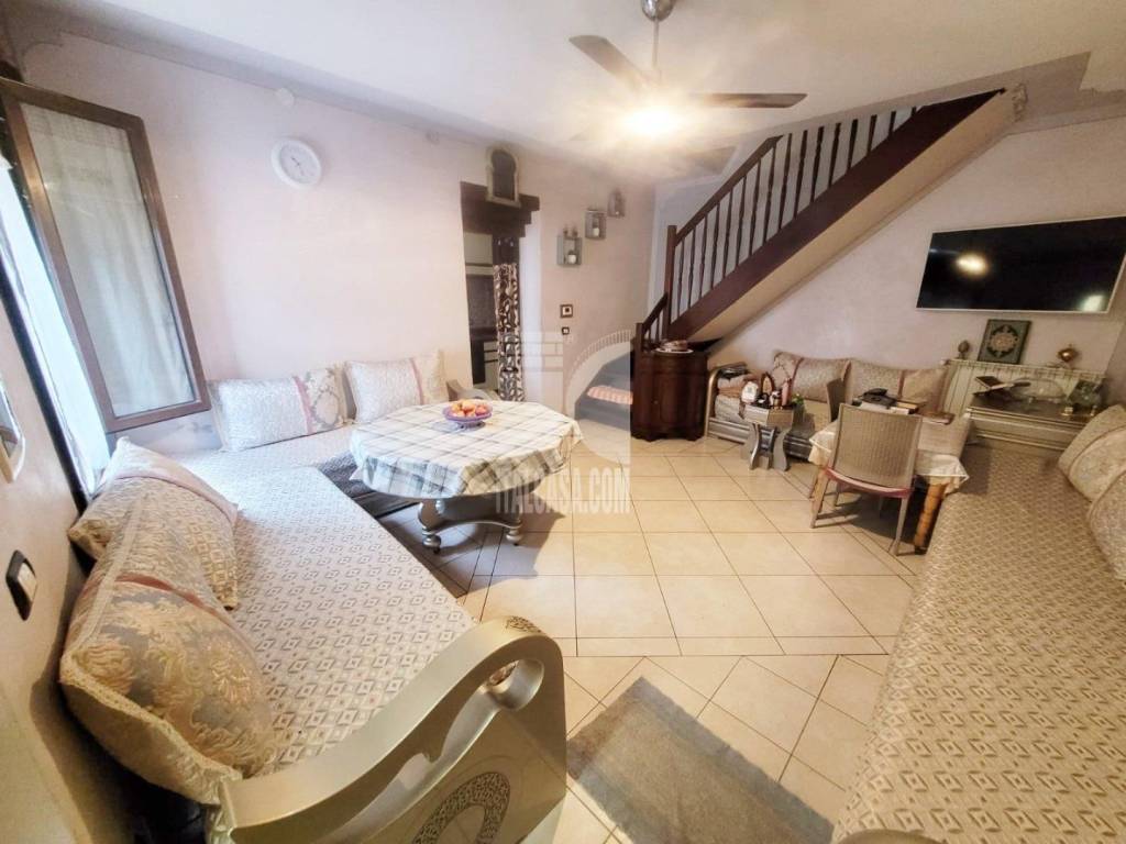 casa indipendente in vendita a Marmirolo